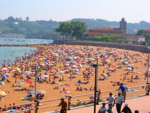Precioso Apartamento En Luanco Junto A La Playa Exteriör bild